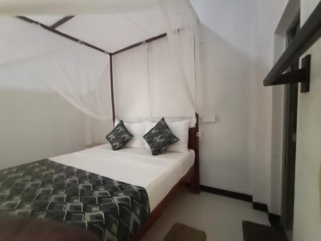 Ray Homestay Udawalawe Exterior foto