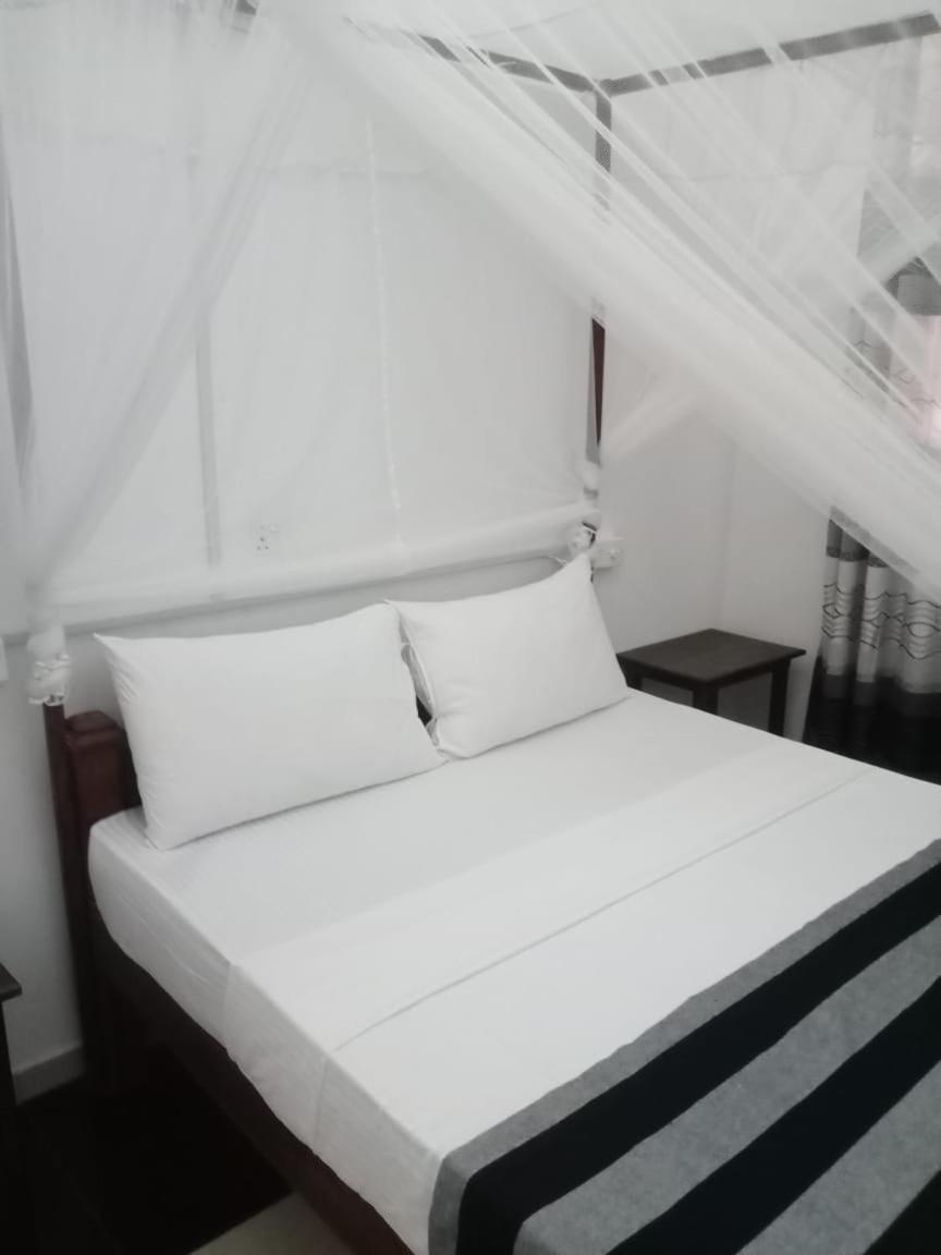 Ray Homestay Udawalawe Exterior foto