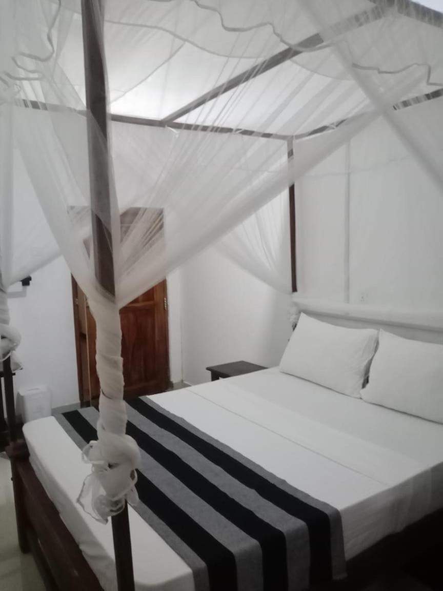 Ray Homestay Udawalawe Exterior foto
